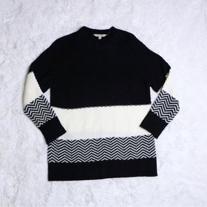 LINDA ANDERSON Black & White Acrylic Fall Striped Sweater
